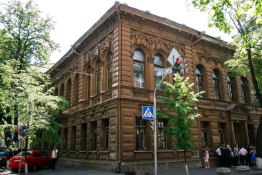 Ukrayna 'nın başkenti Kyiv' deki Shovkovychna caddesindeki ünlü Çikolata Evi 'nin dışı. Mayıs 2011