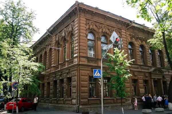 A külső a híres Chocolate House a Shovkovychna utcán Kijevben, Ukrajnában. 2011. május — Stock Fotó