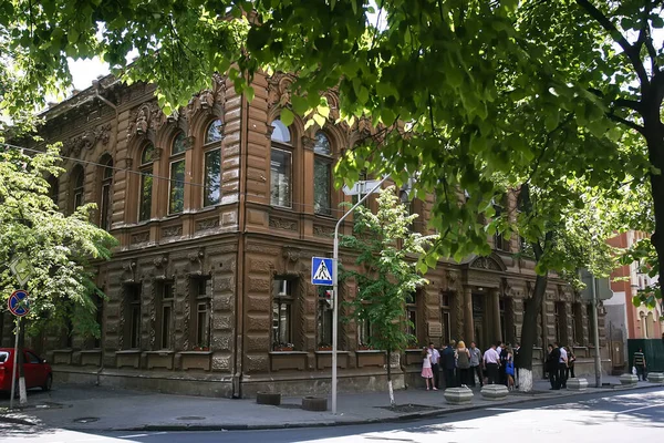 The exterior of the famous Chocolate House on Shovkovychna street in Kyiv, Ukraine. May 2011 — Stock Photo, Image