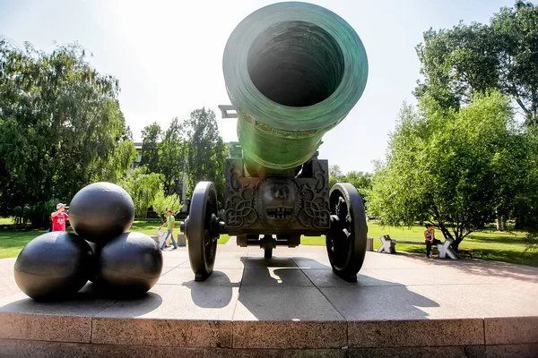 Kopie Van Beroemde Historische Van Tsaar Cannon Geïnstalleerd Voorkant Van — Stockfoto