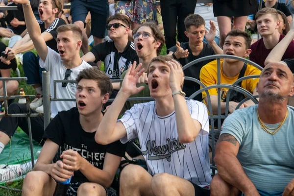 Les Supporters Ukrainiens Football Applaudissent Dans Zone Des Supporters Centre — Photo