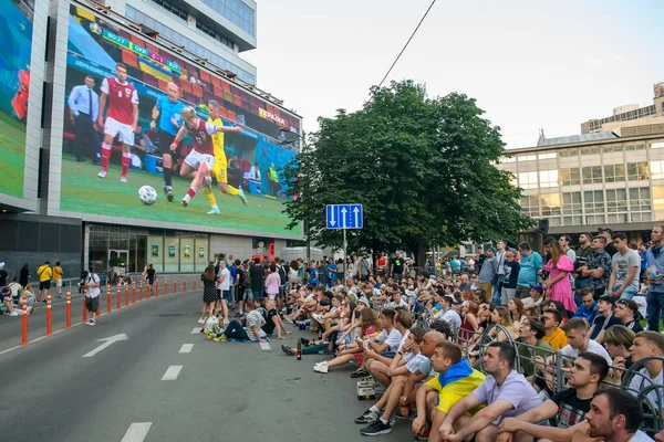 Les Supporters Ukrainiens Football Applaudissent Dans Zone Des Supporters Centre — Photo