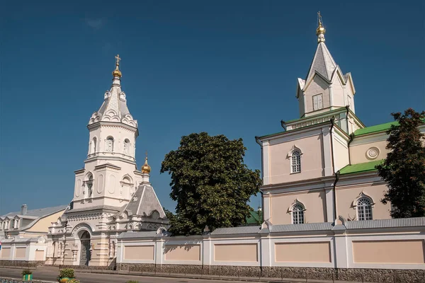 位于乌克兰Rivne地区Korets的东正教圣三位一体男权女修道院 2021年8月高质量的照片 — 图库照片