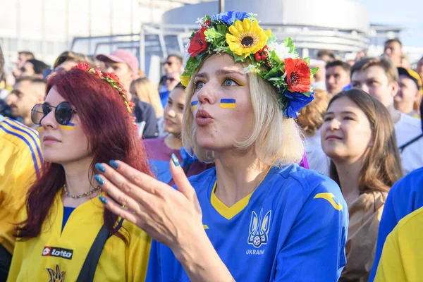 Los Fanáticos Del Fútbol Ucraniano Alegran Zona Ventiladores Centro Kiev — Foto de Stock