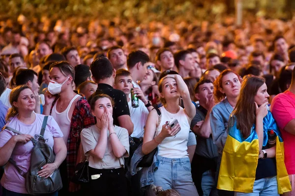 Torcedores Futebol Ucranianos Torcem Fan Zone Centro Kiev Ucrânia Julho — Fotografia de Stock