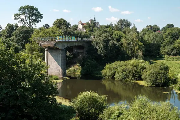 Vista Sul Fiume Korchyk Sul Ponte Incompiuto Con Iscrizione Love — Foto Stock