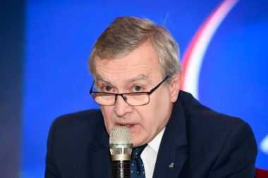 Piotr Glinski, Polonya kültür, ulusal miras ve spor bakanı 30. ECONOMIC FORUM sırasında 8 Eylül 2021 'de Polonya' nın Karpacz kentinde. Yüksek kalite fotoğraf