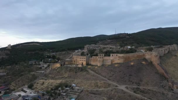 Derbent 'deki Narin-kala kalesinin hava görüntüsü. - Rusya. Dağıstan Cumhuriyeti — Stok video