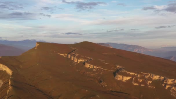Mayak hegy, Dagesztán hegy, és a Kaukázus légi kilátása. Nincs színosztályozás. — Stock videók