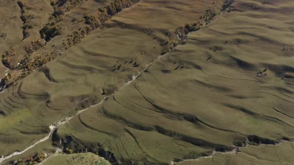 ダゲスタンとの国境にあるチェチェンの山々にノアアークの推定場所。アークの概要と遺物の発掘 — ストック動画