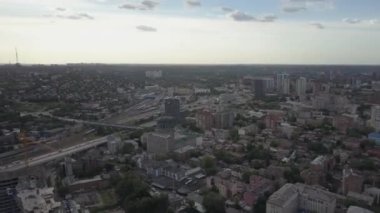 Şehir merkezindeki uçuş ve eğlence merkezi, şehrin Rostov-on-Don panoraması. Renk notu yok