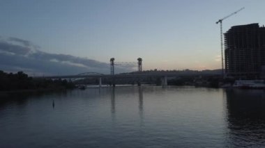 Şehir merkezindeki uçuş ve eğlence merkezi, şehrin Rostov-on-Don panoraması. Renk notu yok