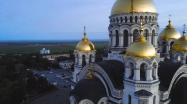 Novocherkassk, Rusya 'da gün batımında Yükseliş Katedrali manzarası