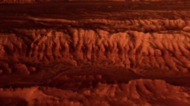 Paslı turuncu gölgelerdeki fantastik Mars manzarası Mars yüzeyi, Çöl, Uçurumlar, kum. Uzaylı manzarası. Kızıl Gezegen Mars.