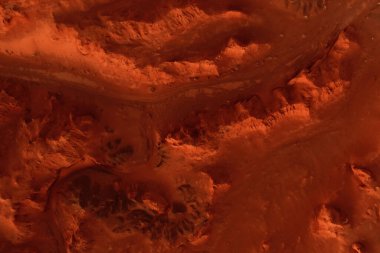 Paslı turuncu gölgelerdeki fantastik Mars manzarası Mars yüzeyi, Çöl, Uçurumlar, kum. Uzaylı manzarası. Kızıl Gezegen Mars.