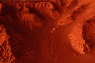 Paslı turuncu gölgelerdeki fantastik Mars manzarası Mars yüzeyi, Çöl, Uçurumlar, kum. Uzaylı manzarası. Kızıl Gezegen Mars.
