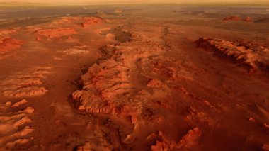 Paslı turuncu gölgelerdeki fantastik Mars manzarası Mars yüzeyi, Çöl, Uçurumlar, kum. Uzaylı manzarası. Kızıl Gezegen Mars.
