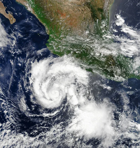 飓风的眼睛。地球上的飓风地球上空的台风。从外层空间看问题。美国航天局提供的这一图像的要素 — 图库照片