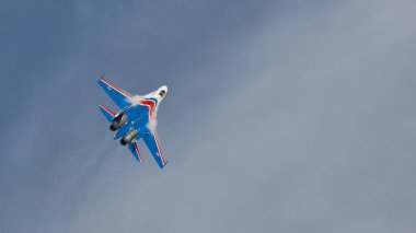Rus Hava Kuvvetleri, Rus Şövalyeleri akrobatik takımının performansı. Sukhoi Su-30S uçaklarında, NATO kod adı Flanker-E Uluslararası Askeri-Teknik Forum-2020. 09.25.2020, Moskova, Rusya