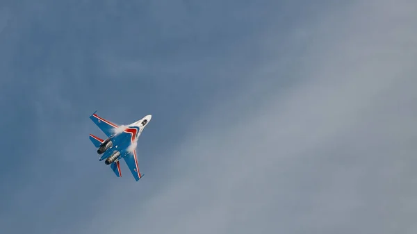 Auftritt Des Kunstflugteams Russian Knights Russische Luftwaffe Auf Flugzeugen Suchoi — Stockfoto