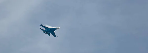 Orosz Lovagok Orosz Légierő Aerobik Csapatának Teljesítménye Sukhoi 30Sm Gépeken — Stock Fotó