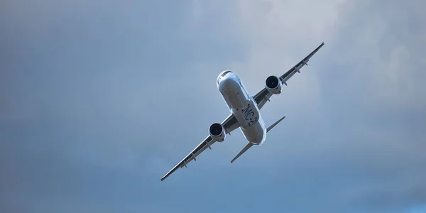 Nuovo Velivolo Passeggeri Russo 300 Prototipo Volante Nuovo Aereo Linea — Foto Stock