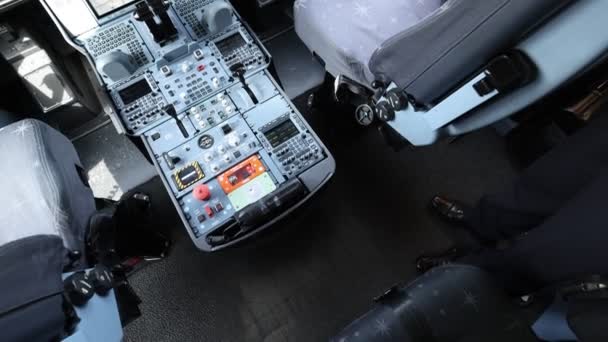 The cockpit of the AIRBUS A350 aircraft for flight tests. The internal structure of the test aircraft. MAKS 2021 airshow. ZHUKOVSKY, RUSSIA, 21.07.2021 — Stock Video