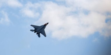 MIG-35, MAKS-2019 Uluslararası Havacılık Salonu 'nda gösteri uçuşunu gerçekleştiriyor. Moskova Uluslararası Havacılık ve Uzay Salonu MAKS 2019. Rusya, 29 Ağustos 2019