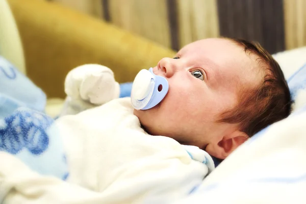可爱刚出生的婴儿奶嘴 — 图库照片