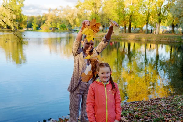 Happy Mother Daughter Having Fun Autumn Park — Stock Photo, Image