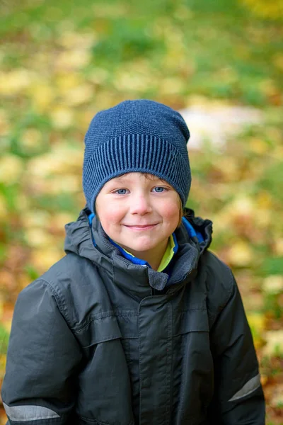 Cute Little Boy Walking Park Autumn Day Smiling — Stock Photo, Image