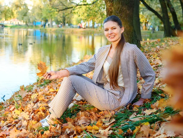 Portrait Plein Air Coloré Habillé Magnifique Automne Fille Mode — Photo