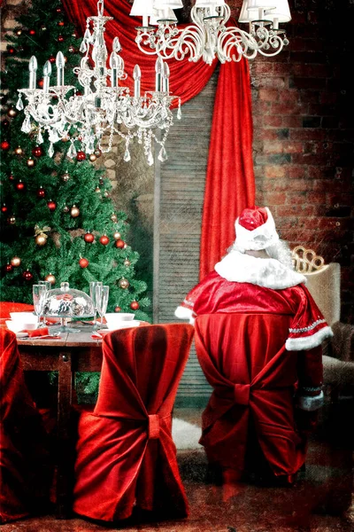 Papai Noel Com Presentes Uma Árvore Natal Casa Descansando Visão — Fotografia de Stock