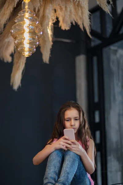 Menina Bonito Line Aplicativo Móvel Para Assuntos Pessoais — Fotografia de Stock