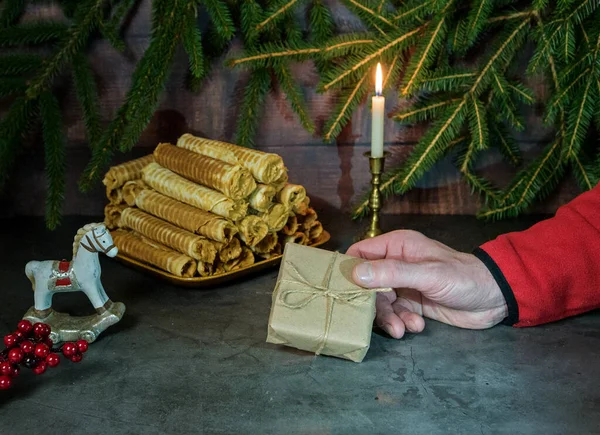 Los Gofres Navidad Tubo Crema Sobre Fondo Navideño Ambiente Festivo —  Fotos de Stock