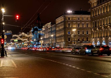St. Petersburg, Nevsky Prospekt yılbaşı arifesinde. Rusya 'da Seyahat