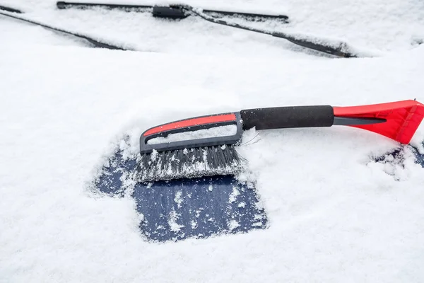 Snow Cleaning Brush Lies Car Windshield Open Air — Stock Photo, Image