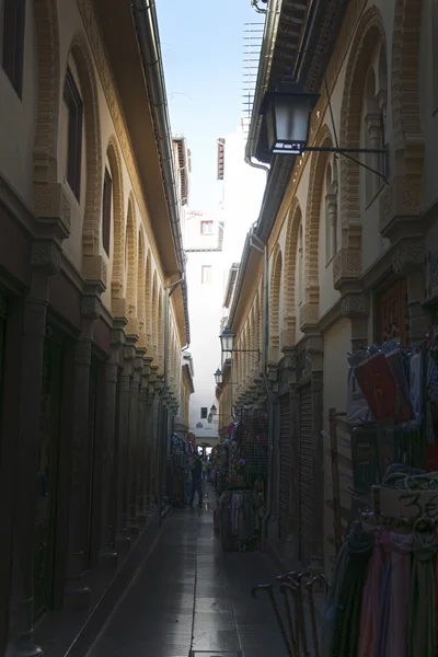 Calle estrecha en Granada, — Zdjęcie stockowe