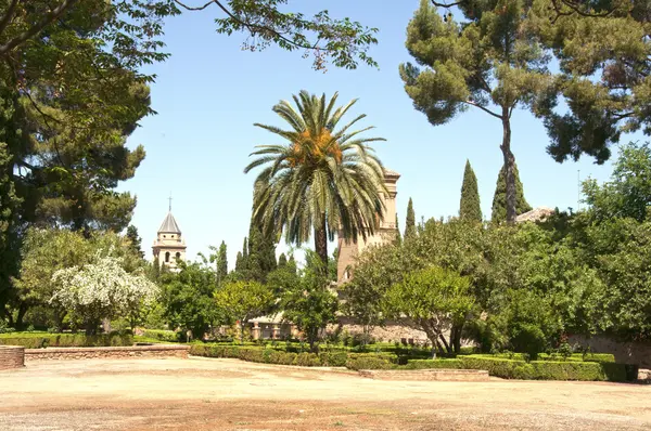 Parkera alhambra, granada, Spanien — Stockfoto