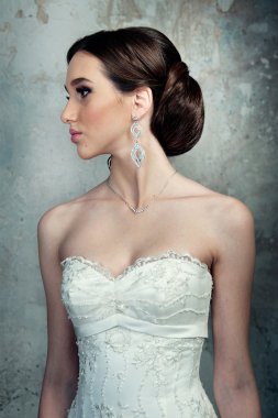 güzel genç kız bir gelinlik