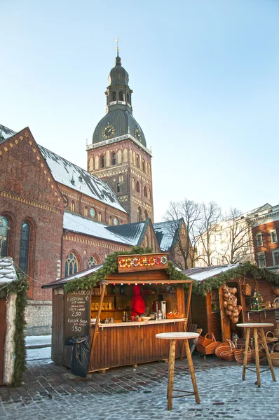 Mercado de Navidad en Riga, Plaza Cúpula — Foto de Stock