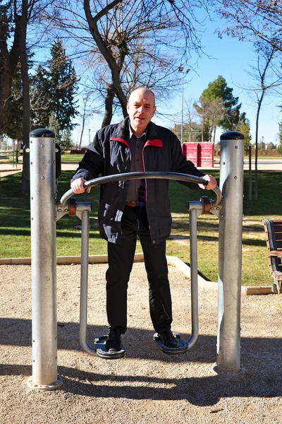 Spanish man has been at the gym in the park — Stock Photo, Image