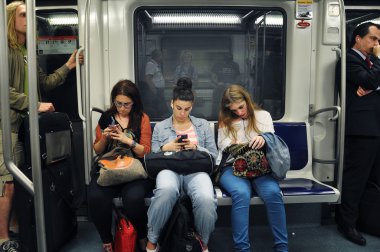 Barcelona, İspanya - 21 Ocak: Bir subw tanımlanamayan kişi