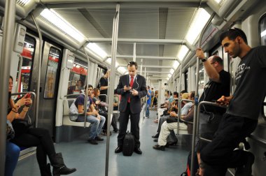 Barcelona, İspanya - 21 Ocak: Bir subw tanımlanamayan kişi