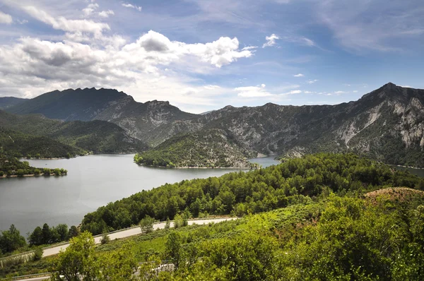 Jezero ve Španělsku, vedle Andorra — Stock fotografie