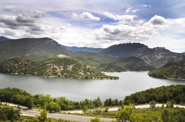 Jezero ve Španělsku, vedle Andorra — Stock fotografie