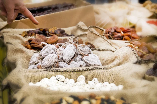 Nuts and dried fruits in the market — Stock Photo, Image