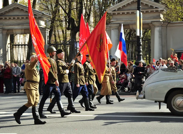 São Petersburgo - 9 de maio: O desfile dedicado ao Dia da Vitória em N — Fotografia de Stock
