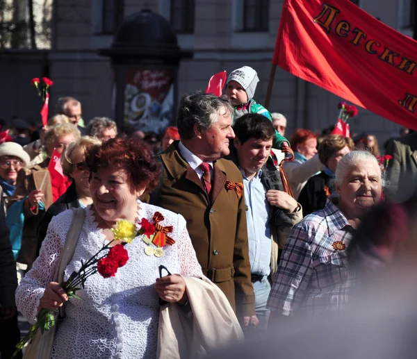 Saint-Pétersbourg - 9 MAI : Le défilé dédié au Jour de la Victoire sur N Photos De Stock Libres De Droits