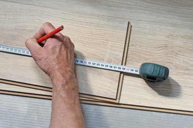 bir marangoz el işareti kalem